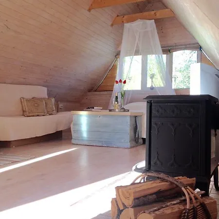 Сasa de vacaciones Romantic Attic Holiday House